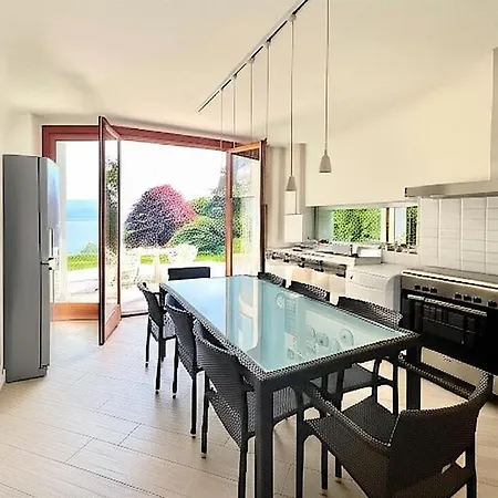 Villa Overlooking Maggiore With 3 Ranco