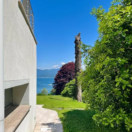 Villa Overlooking Maggiore With 3 *
