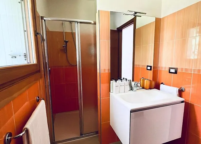 Overlooking Maggiore With 3 빌라 *