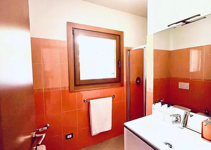 Overlooking Maggiore With 3 빌라