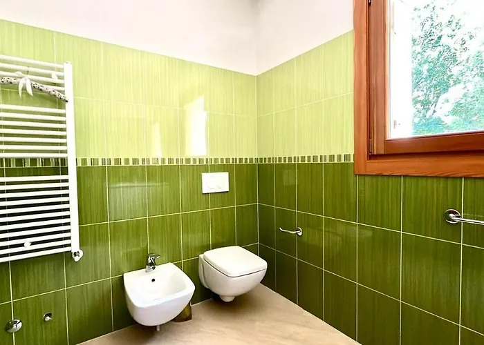 빌라 Overlooking Maggiore With 3 *