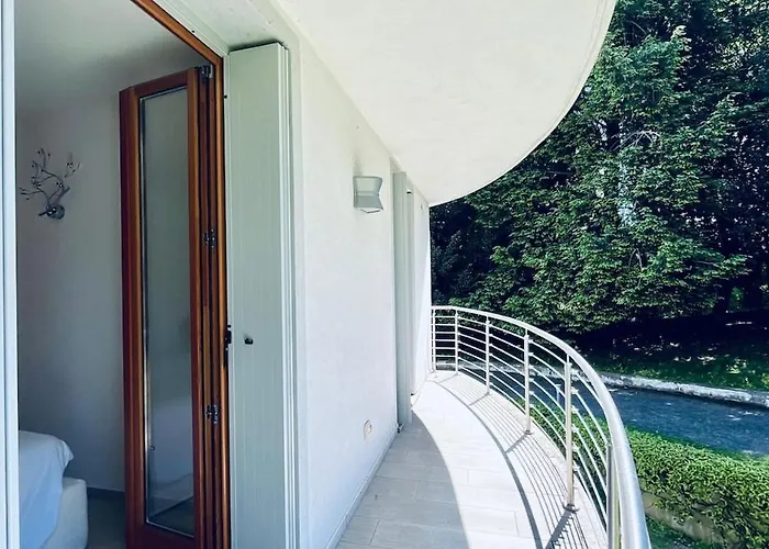 Overlooking Maggiore With 3 * 랑코