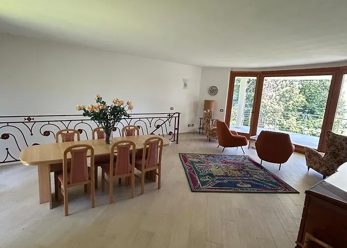 빌라 Overlooking Maggiore With 3 *