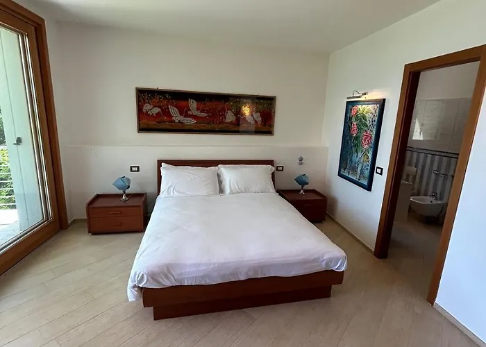 Overlooking Maggiore With 3 빌라 *