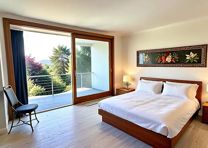 Overlooking Maggiore With 3 فيلة رانسو