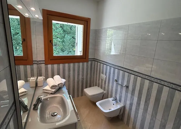 Overlooking Maggiore With 3 *